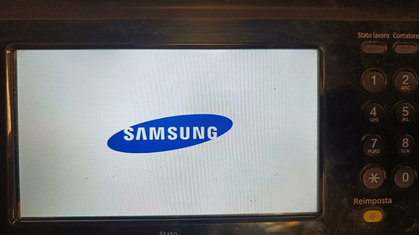 Samsung MultiXpress X3220NR bloccata sul logo Samsung durante l'avvio a Catania